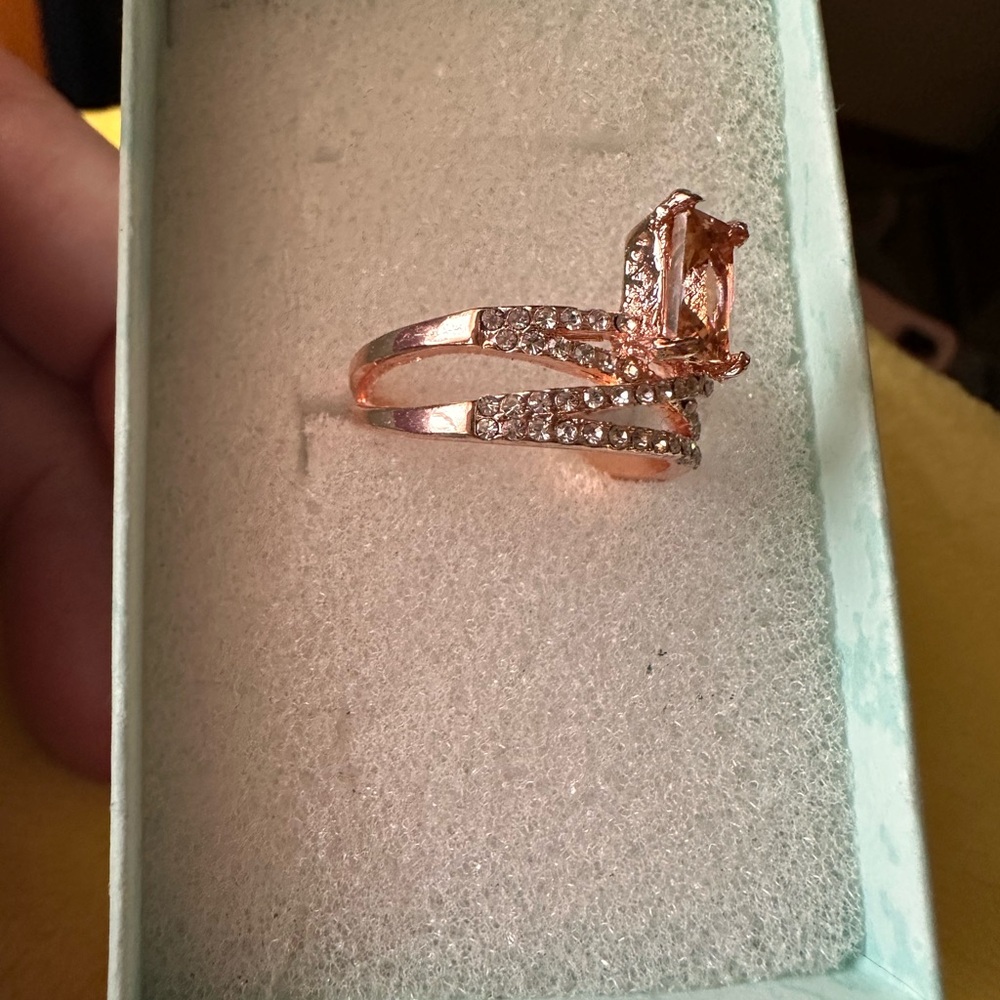 Rose Gold Crystal Accent Ring with beautiful gemstone - Picture 10 of 14